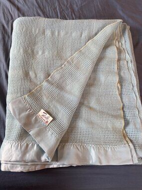 Vintage Faribo 100% Pure Wool Blanket Satin Trim Light Blue Waffle Weave Full